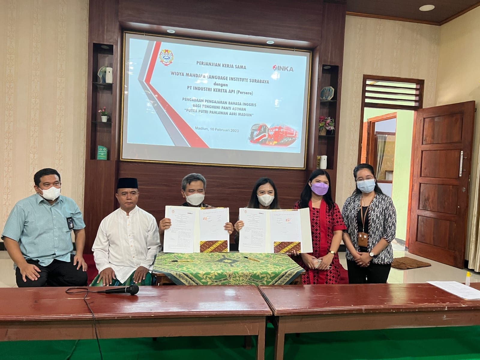 Penandatanganan kerja sama WMLI dan PT INKA untuk pengajaran Bahasa Inggris